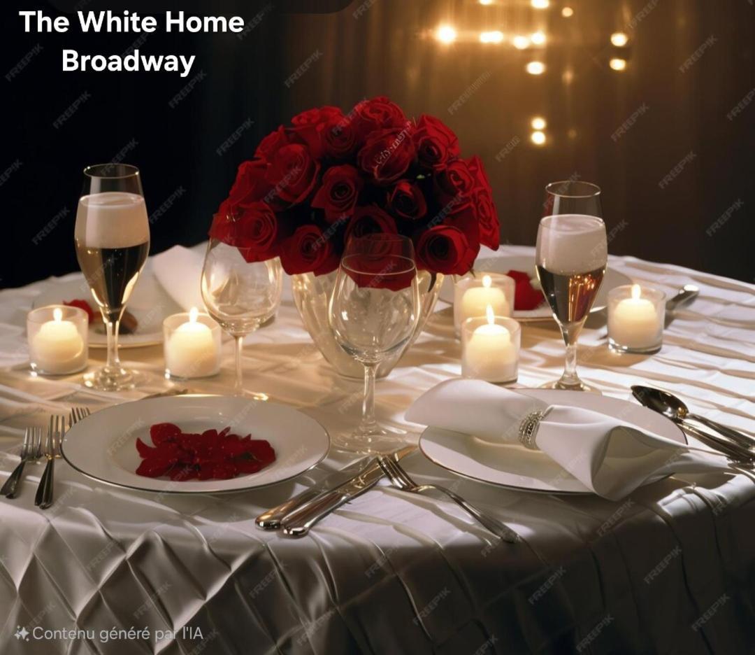 Châteauroux The White Home Broadway Love Room מראה חיצוני תמונה